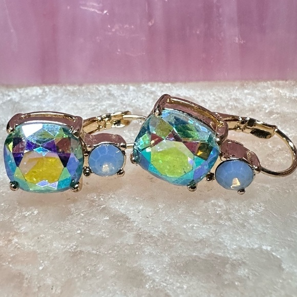 Bella Jack blue Crystal lever Back Gold Tone EUC 0674 P - Picture 9 of 10